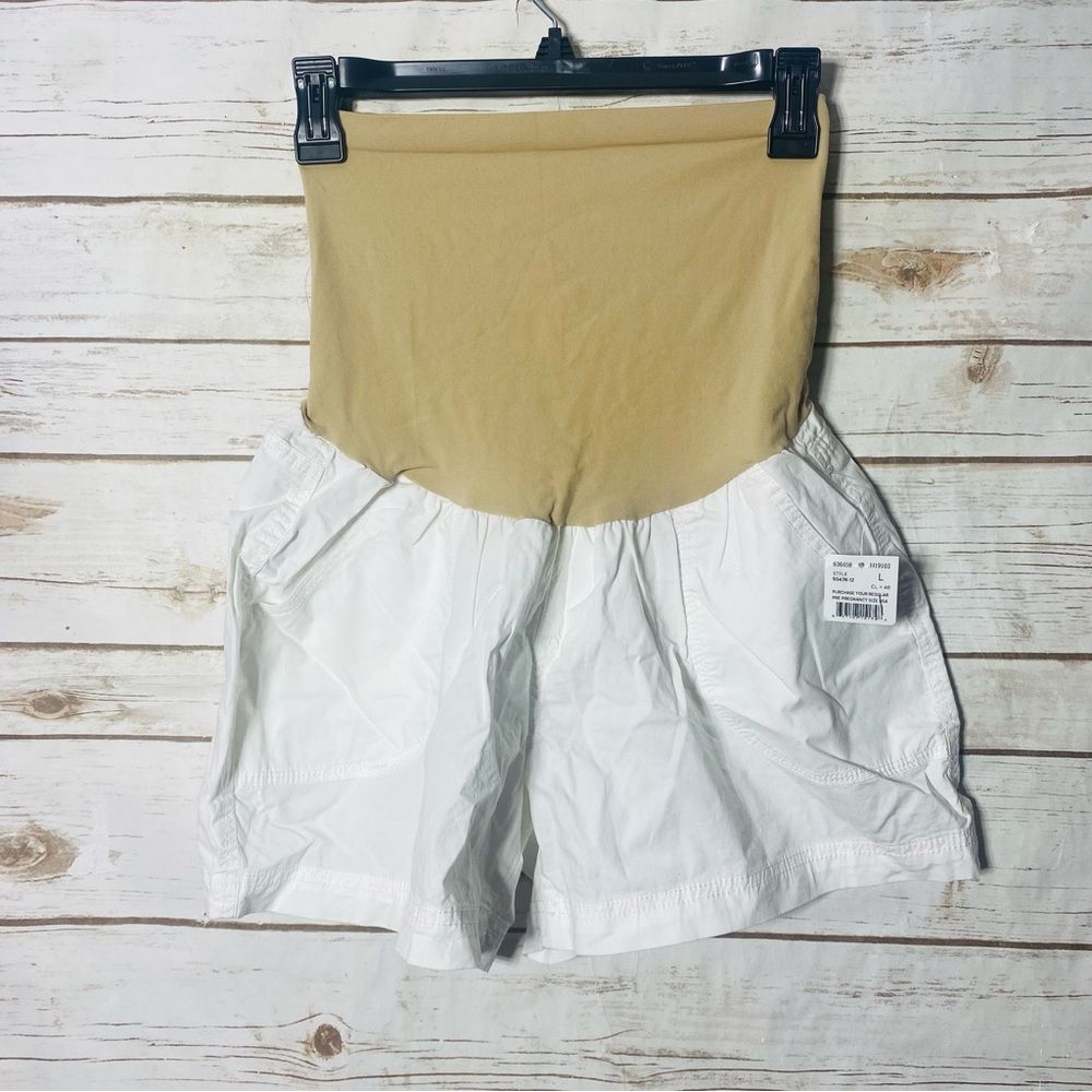 Motherhood Maternity Women's Tan and White High-Waisted Shorts Size‎ L